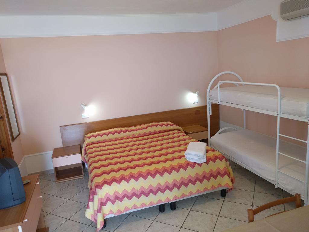 吉亚尔丁诺太阳住宅酒店 Forio di Ischia 外观 照片
