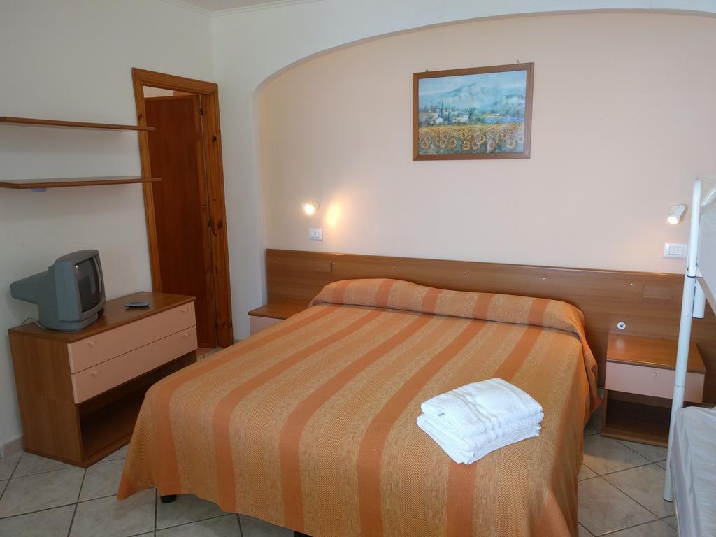 吉亚尔丁诺太阳住宅酒店 Forio di Ischia 外观 照片